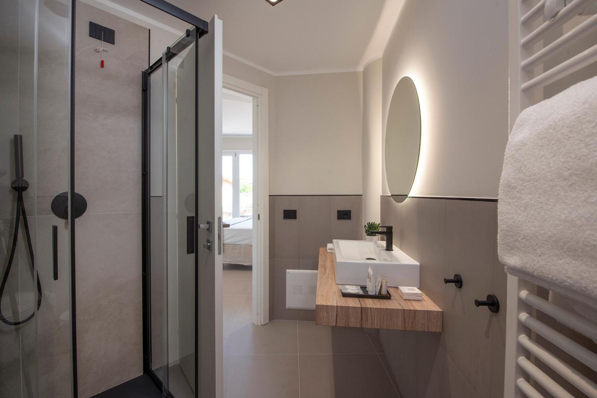 Mem Lodge And Suite Пула Екстериор снимка