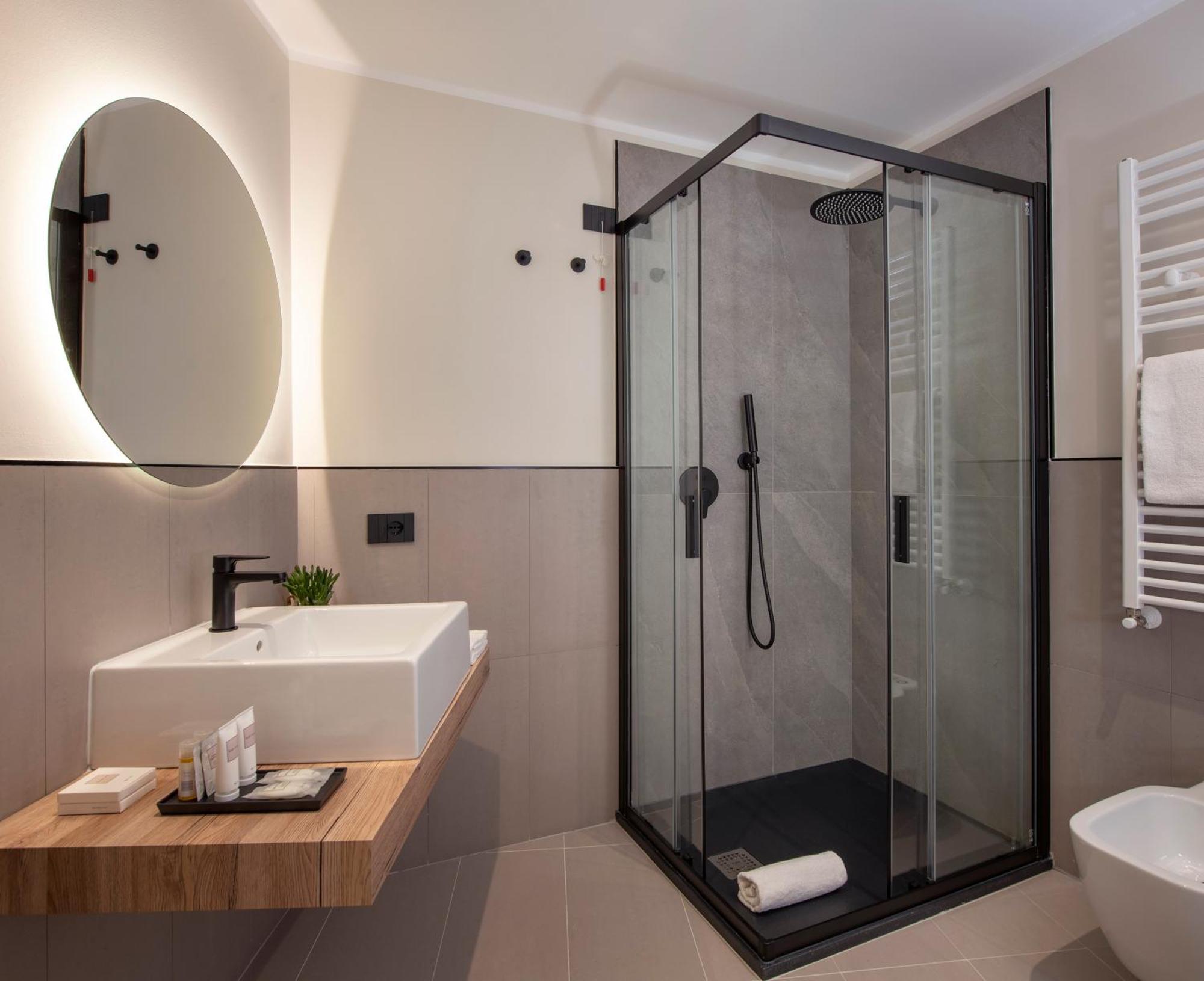 Mem Lodge And Suite Пула Екстериор снимка